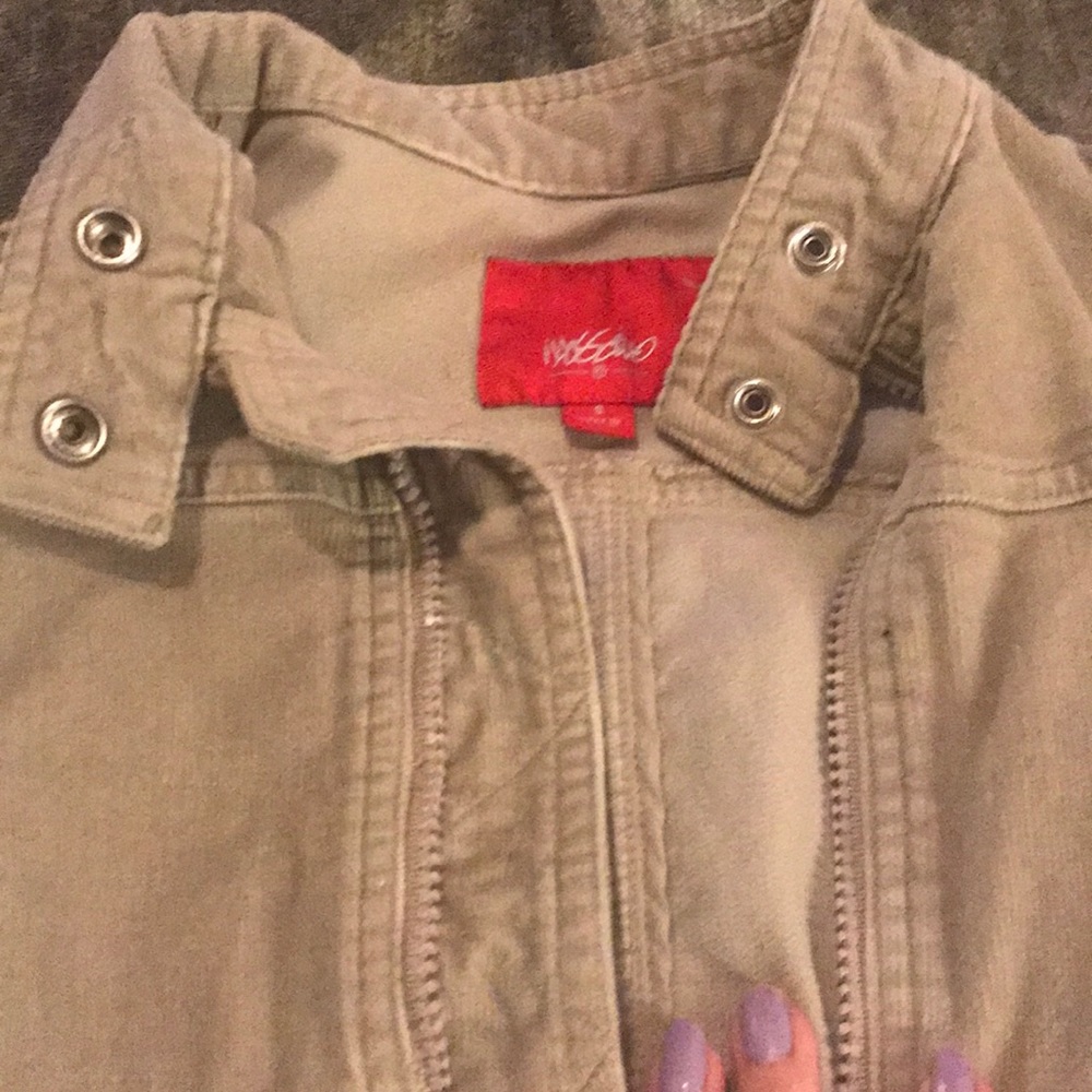 Tan jacket - Picture 4 of 4